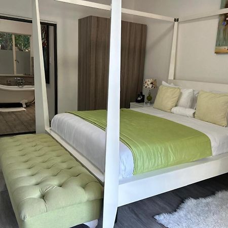 Calla Lily Guesthouse Mbombela Exterior photo