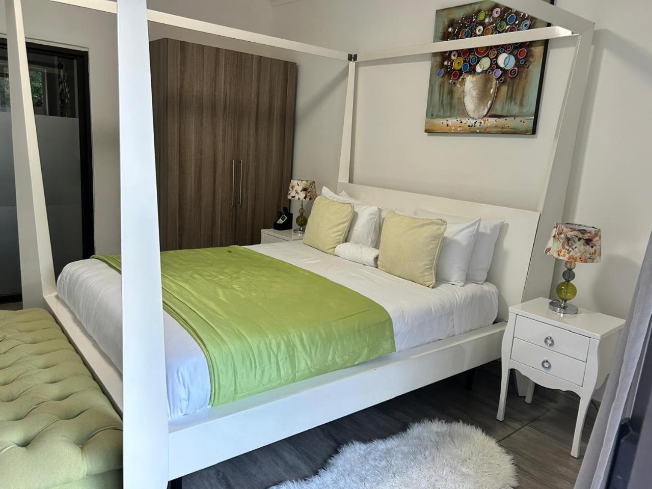 Calla Lily Guesthouse Mbombela Exterior photo