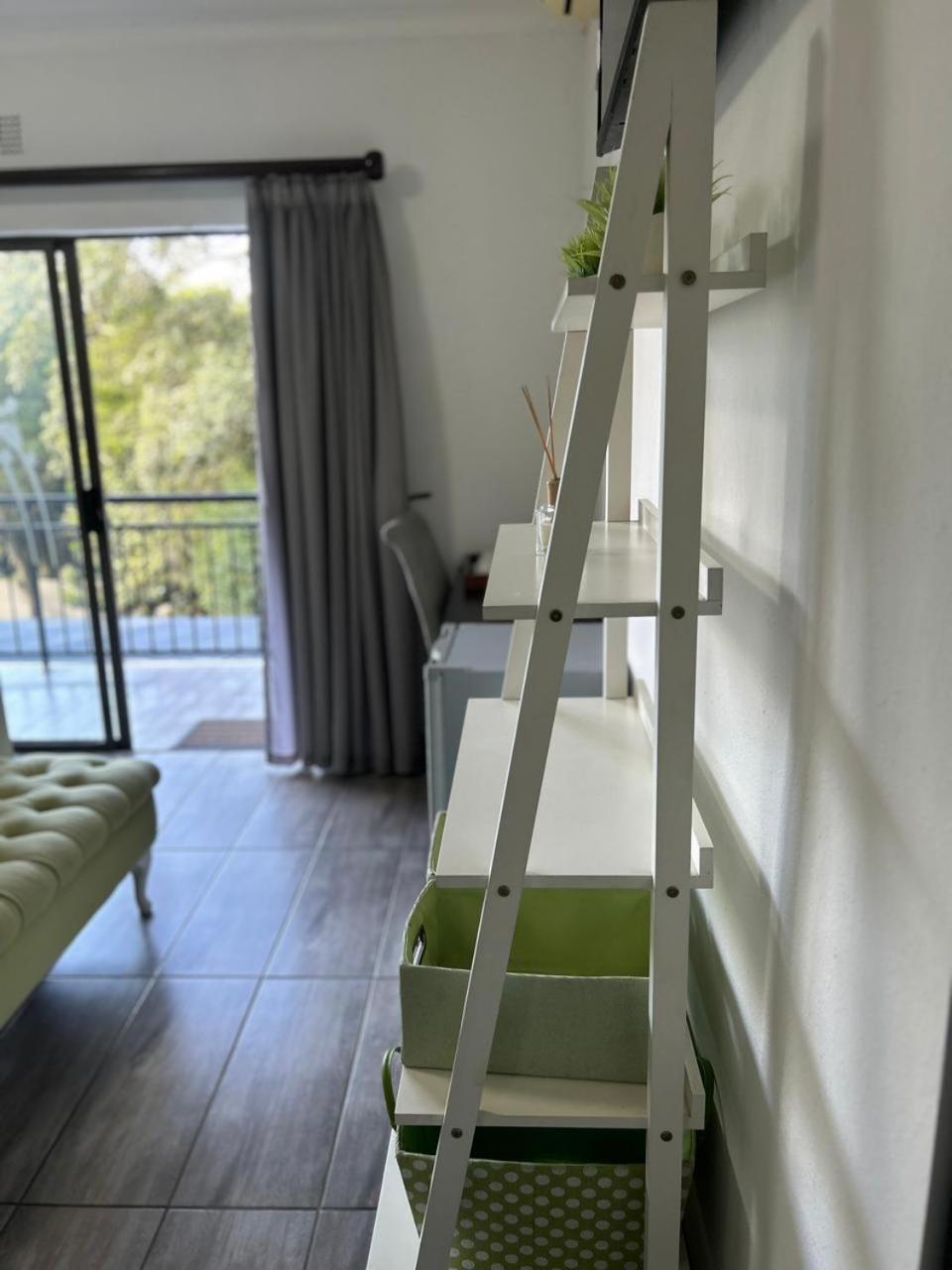 Calla Lily Guesthouse Mbombela Exterior photo